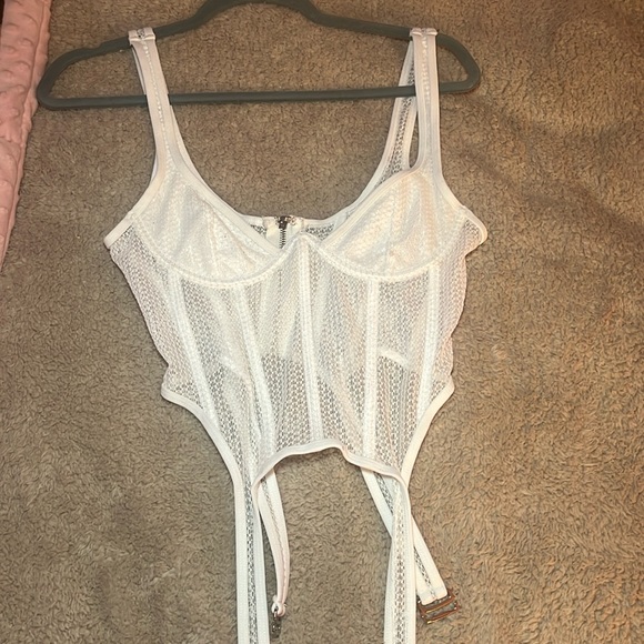 White fox top - Picture 1 of 3